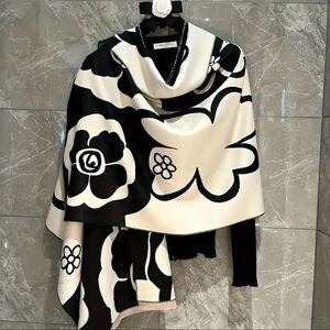 Elegant Black and White Floral Scarf/Wrap, Stunning, NEW, Lux Vibes